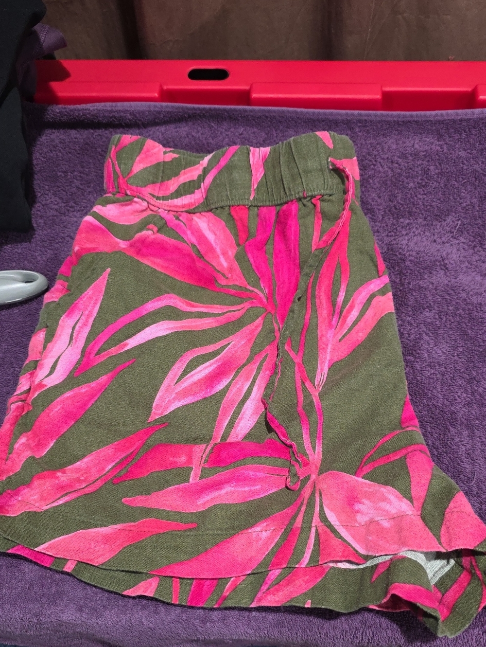Time and Tru Pink Tropical Leaf Elastic-Waist Shorts - Picture 5 of 5